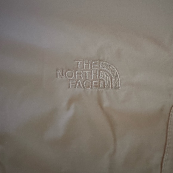 The North Face spring Peach coloured jacket - Picture 2 of 3